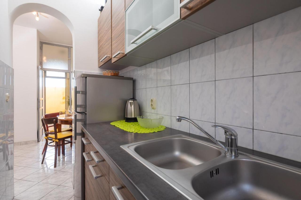 Ferienwohnung Beach House Lemonade Jesenice  Exterior foto